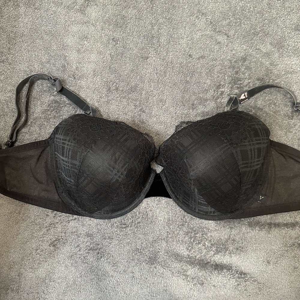 Brand new with tags Victoria’s Secret bra 38DD